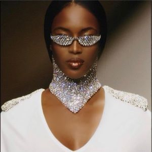 Meet your Posher, Chanel